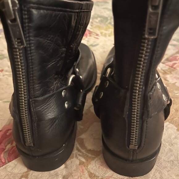 FRYE veronica short black boots. EXCELLENT condition. 12/1to 12/2 only. - Picture 6 of 7